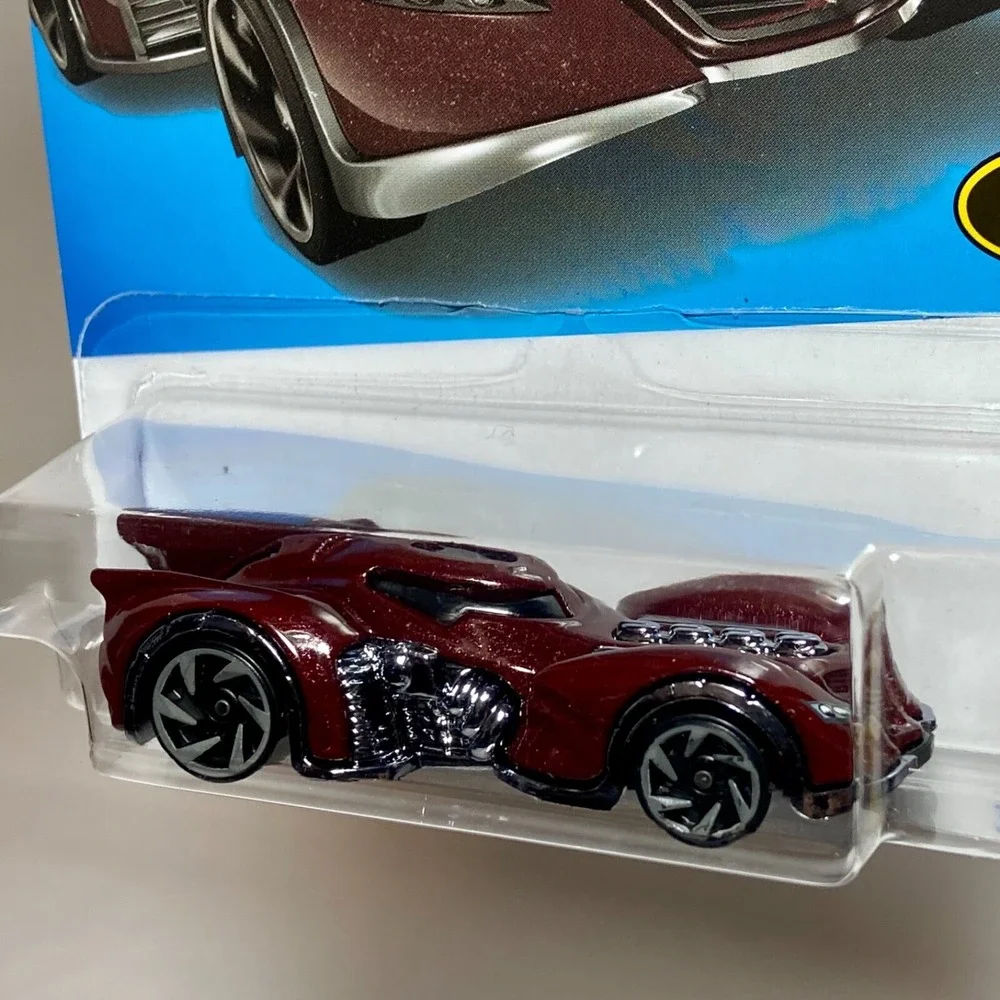 Hot Wheels Batman Arkham Asylum Batmobile 32/250 Batman 2/5 Brown 1:64 NIP 2022